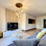 公寓 Primeroses I 43m2 I Balcony I Near The Centre 9 Min 克莱恩 蒙塔纳